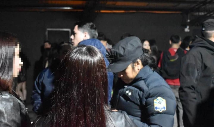 La Municipalidad de Río Gallegos sancionó a un local bailable por la presencia de menores