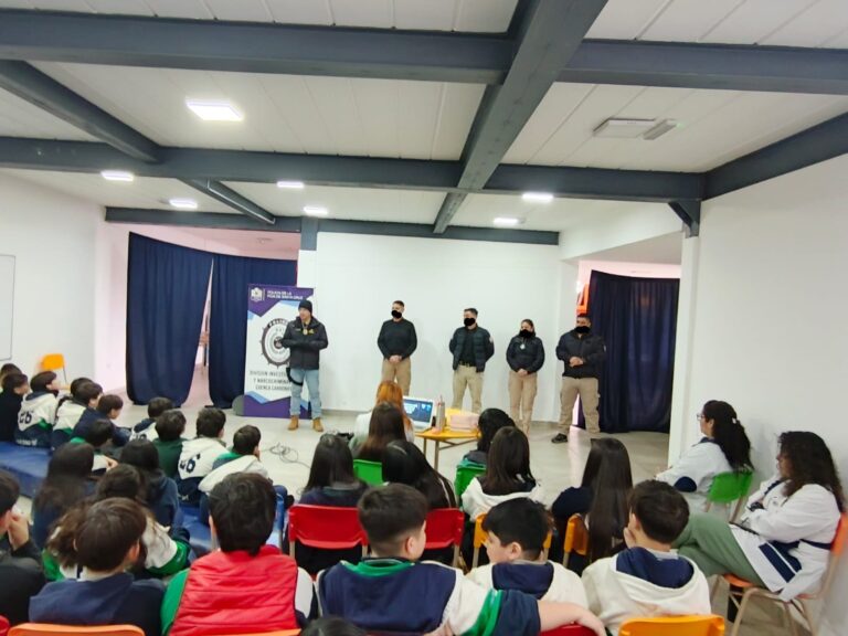 La DDI presentó en el Colegio Santa Bárbara, el Programa » Educación digital Ciudadana»