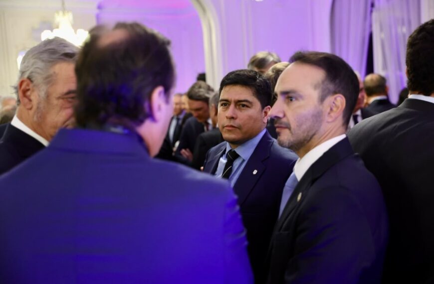 Vidal presenta la agenda productiva para Santa Cruz en la Argentina Week en Paris