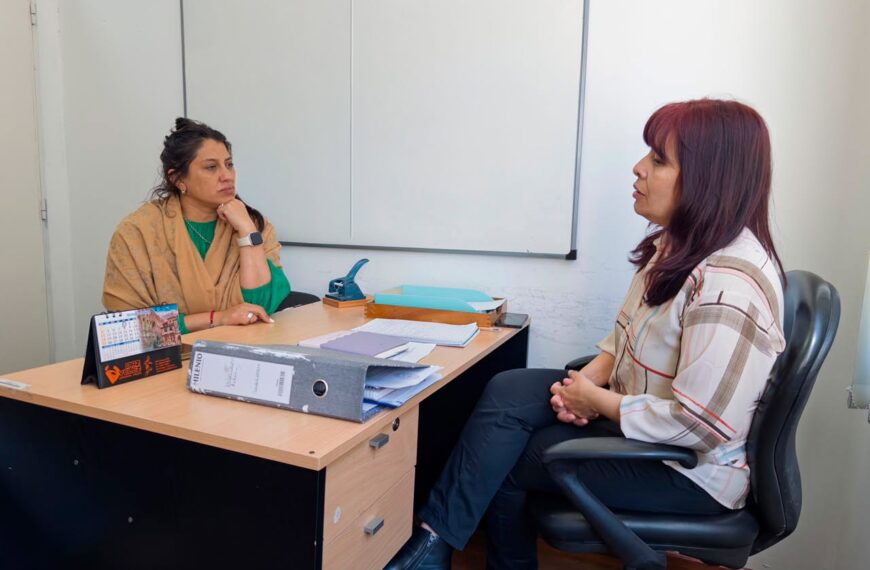 Natalia Gadano visitó la vocalía de la Caja de Servicios Sociales