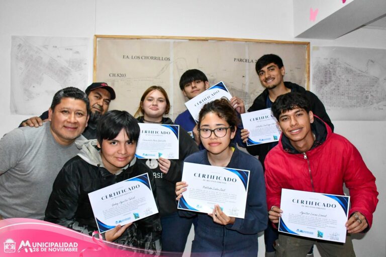 Entregaron certificados a estudiantes de la EIPE
