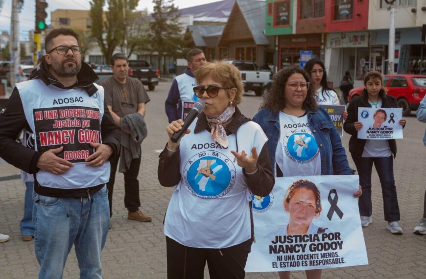 ADOSAC pidió justicia por la docente Nancy Godoy