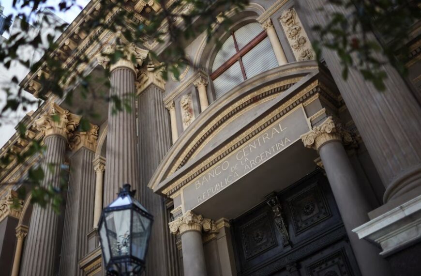El oro del BCRA: la AGN dice que el organismo especuló con el precio del metal, “erró el cálculo” y perdió más de USD 1.000 millones