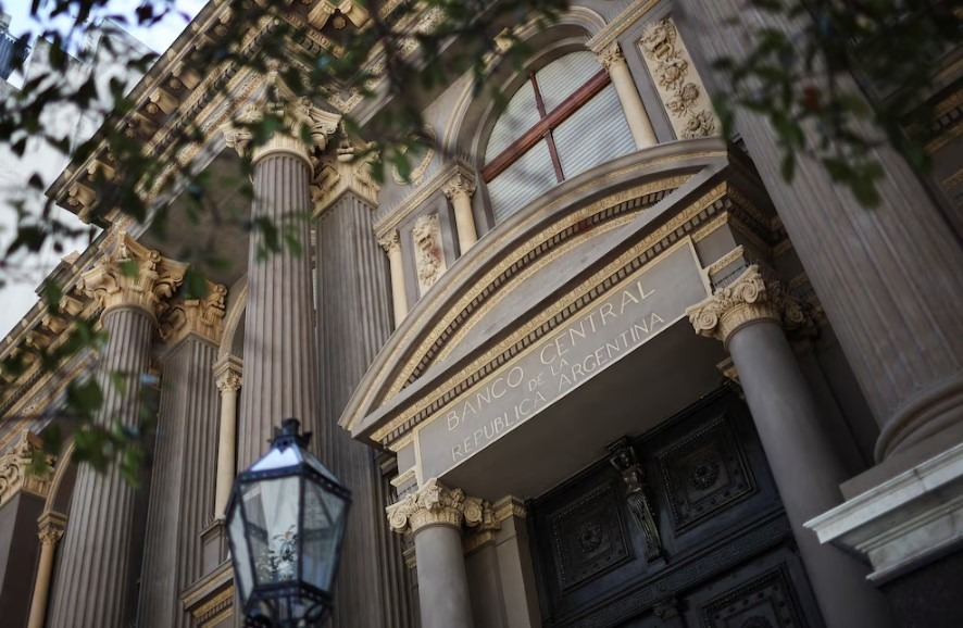 El oro del BCRA: la AGN dice que el organismo especuló con el precio del metal, “erró el cálculo” y perdió más de USD 1.000 millones