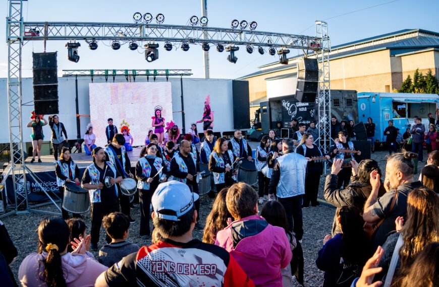 Con una gran concurrencia de vecinos, se realizó una nueva edición de la Fiesta de las Colectividades