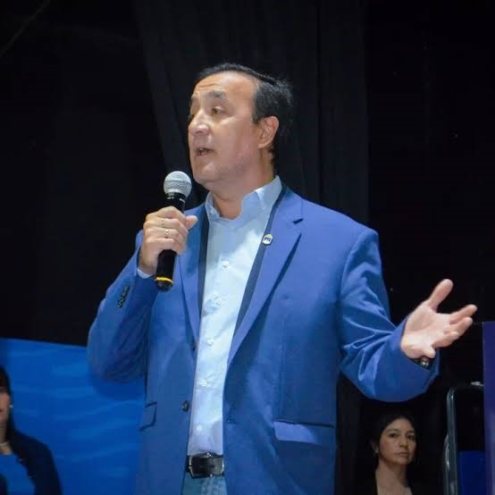 Grasso formalizó salida de cuatro Secretarias de su Gabinete