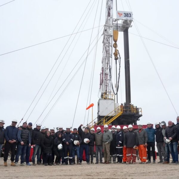 Vidal supervisó el inicio de una campaña de perforación de USD 7,27 millones en el Golfo San Jorge