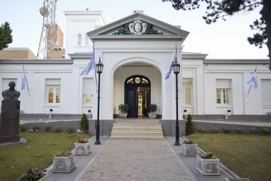 bf941e8f94f3c8c930182fb83d6089d0_XL