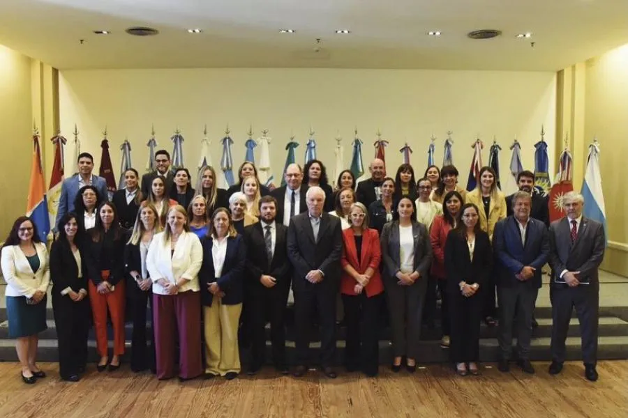 bb94aaebd08180a7bf0359373903a000_XL