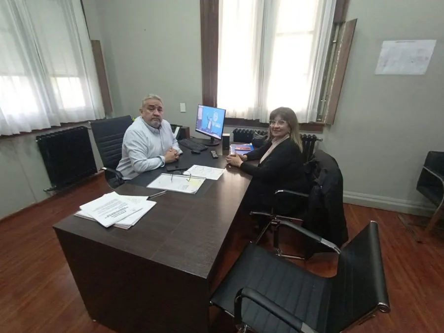 0050d8c39b1c10bf1673fa558bb77f5d_XL