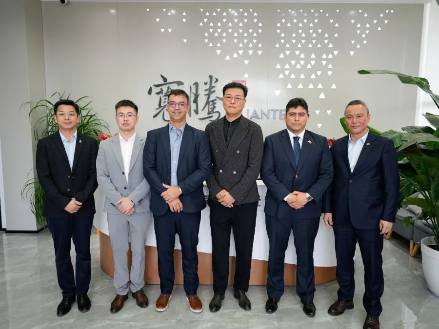 276e41b22ae98d588b11e9a6f4ede058_XL