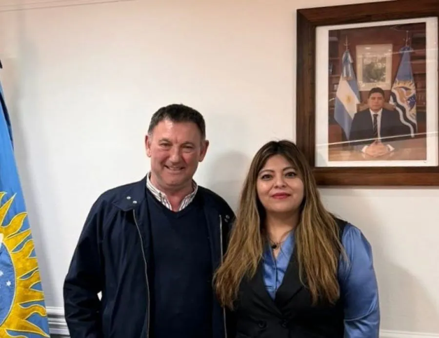 693371572d5a7ae009e3d8b4ed2a972e_XL