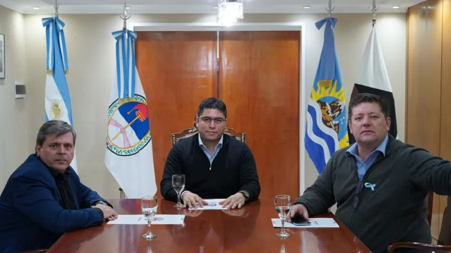 1ff2edc0037bfb81419d3d7b3d711045_XL