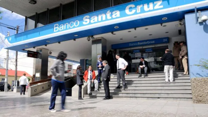 nota-1420352-allanan-banco-santa-cruz-investigacion-sobre-ruta-dinero-755807-696x392